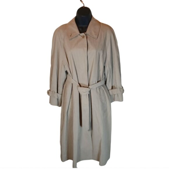 Burberry Jackets & Blazers - Burberry Trench coat in sand color/tan size 6